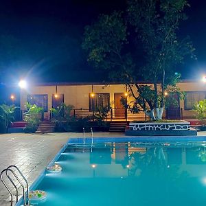 Ashoka Lawns And Resort Alibag Exterior photo