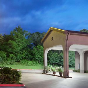 Super 8 By Wyndham Huntsville Exterior photo