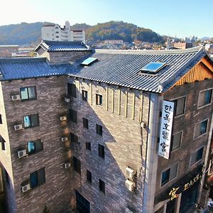 Jeonju Hanok Hotel Kung Exterior photo