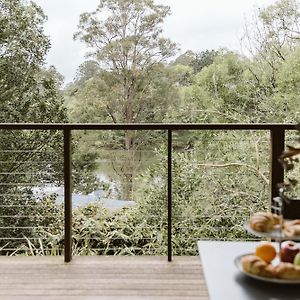 "On Burgum Pond" Cottages Maleny Exterior photo