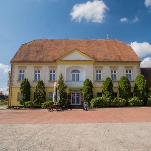 Hotel Club Vranovská Ves Exterior photo