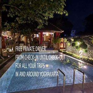Private Pool Villa Rosseno Including Car&Driver Yogyakarta Exterior photo