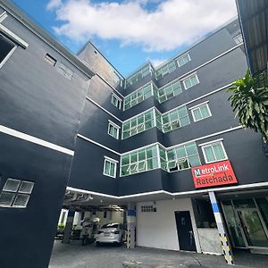 Metro Link Ratchada Hotel Bangkok Exterior photo