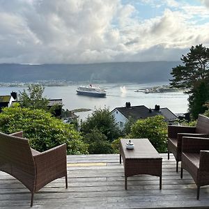 Great Place With View To The Mountains And Fjord Apartment Ålesund Exterior photo