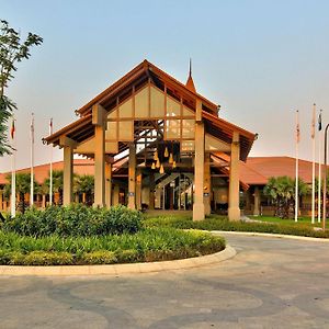 Hilton Nay Pyi Taw Hotel Naypyidaw Exterior photo