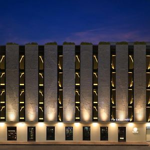 The Ember Hotel Khaosan Bangkok Exterior photo