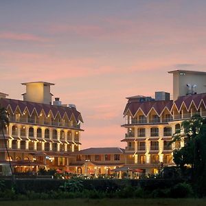 Acron Candolim Regina Hotel Exterior photo