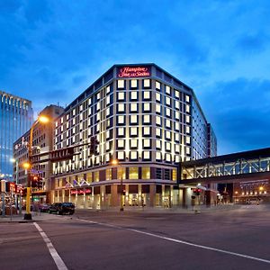 Hampton Inn & Suites - Minneapolis/Downtown Exterior photo