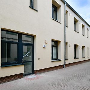 Ferienwohnungen Am Theater - Modern, Zentral Und Ruhig Mit Kueche, Waschtrockner, Netflix, Wlan Und Parkplatz- 2 Zimmer, 52 Qm Cottbus Exterior photo