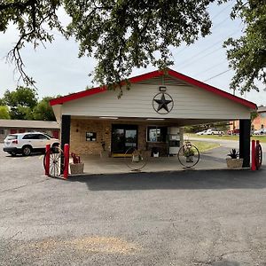 Glen Rose Inn & Suites Exterior photo