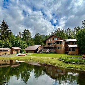 Bear Lake Lodgings B&B, Inc Seward Exterior photo