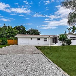 Oasis: Hot Tub, Fire Pit, Fun! Villa Vero Beach Exterior photo