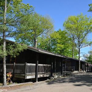 Log Cabin Inn Parry Sound Exterior photo