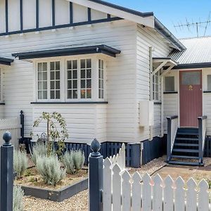 Camellia Cottage! Cbd Diamond! Toowoomba Exterior photo