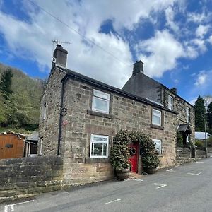 Quintessential Haven Villa Matlock  Exterior photo