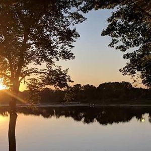 Sunsets On Palisades. Quiet Location On Fox River Villa Appleton Exterior photo