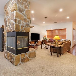 Seven Springs Woodridge 4 Bedroom Premium Condo, Deck With Mountain Views Condo Champion Exterior photo