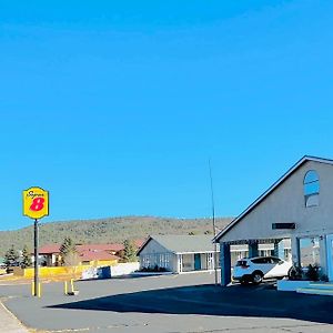 Super 8 By Wyndham Williams West Route 66 - Grand Canyon Area Hotel Exterior photo