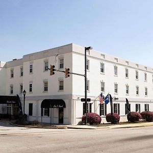 Inn On The Square, Ascend Hotel Collection Greenwood Exterior photo