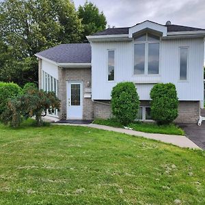 Timeless Tranquility, A Place Near Everything! Villa Longueuil Exterior photo