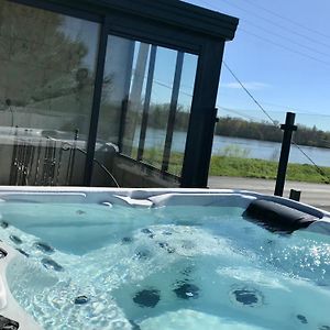 Jacuzzi Et Vue Sur Loire - Maison D'Hotes L'Odyssee Apartment La Chapelle-sur-Loire Exterior photo