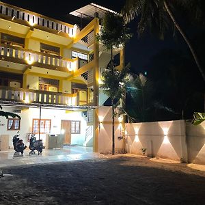 Yjs Residency Hotel Pondicherry Exterior photo