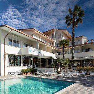 Hotel Nettuno Bardolino Exterior photo