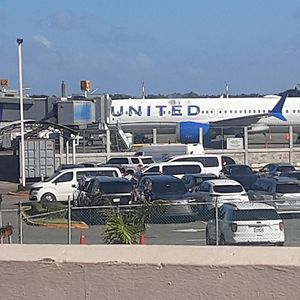 Transporte Joaquin Me Dedico Al Servicio De Taxi Desde El Aeropuerto Las Americas A Todas Partes Del Pais Santo Domingo Exterior photo