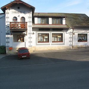 Penzion - Restaurace Na Vysince Hotel Turnov Exterior photo