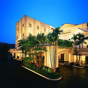 The Oberoi Grand Kolkata Hotel Exterior photo