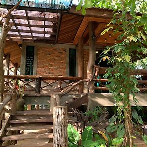 Cozy Wooden House ,Rustic Charm In Quiet Place Ban Khlong Chi Lat Exterior photo