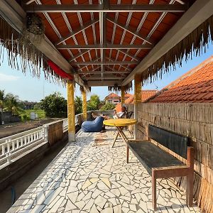 Putri Malu Residence Guest House Lovina  Exterior photo