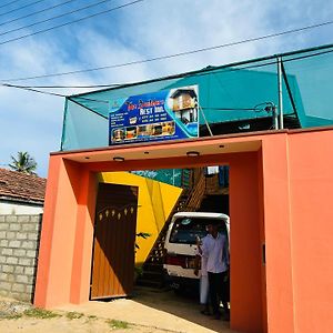 The Builders Rest Inn Kalmunai Exterior photo