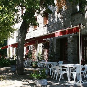 Hotel - Pub Le Petit Bosquet Santo-Pietro-di-Venaco Exterior photo