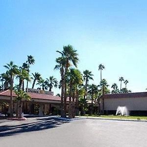 Ramada By Wyndham Yuma Motel Exterior photo