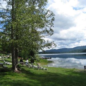 Green Acres Lakeside Resort Salt Spring Island Ganges Exterior photo