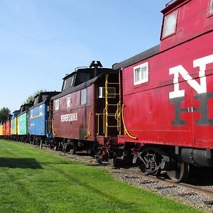 Red Caboose Motel & Restaurant Ronks Exterior photo