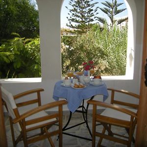 Roussos Beach Hotel Náousa Room photo