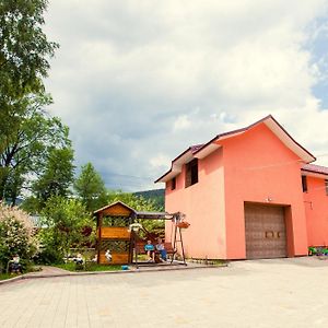 Berizka Bed & Breakfast Yaremche Exterior photo