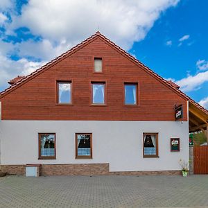 Penzion Pastouska S Pohostinstvim Hotel Moravsky Krumlov Exterior photo