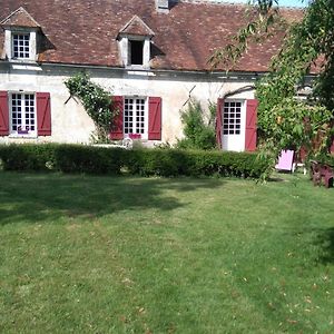 Le Vol Du Papillon Hotel Treigny Exterior photo