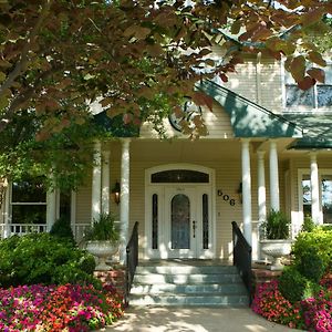 The Sanford House Inn & Spa Arlington Exterior photo