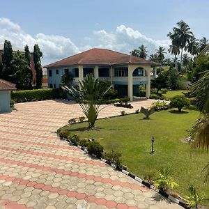 Norfolk House Winneba Exterior photo