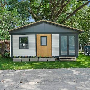 Tiny Homes In The Heart Of Fort Lauderdale Exterior photo