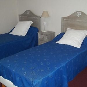 Domaine Saint-Louis Bed & Breakfast Carcassone Room photo