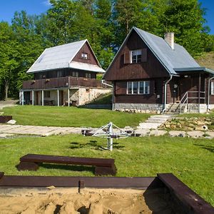 Rodinne Chaty Moravanpark - Ubytovani V Srdci Valasska Podkopná Lhota Exterior photo