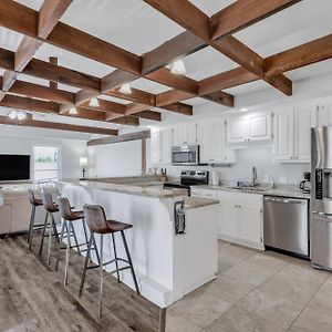 Penthouse Loft- Balcony Over Downtown Statesboro Apartment Exterior photo