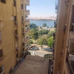 Shka Mfrosha Raeaa Cornich Alnil Brg Alriad Apartment Naj'al Amrab Exterior photo