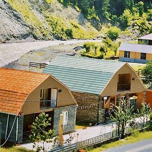 Twins Shatili Hotel Exterior photo