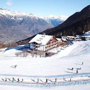 Etoile De Neige Hotel Pila  Exterior photo